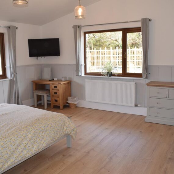 Mid Wales Lodges_Lime Lodge_Bedroom_4