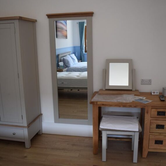 Mid Wales Lodges_Lime Lodge_Bedroom_9