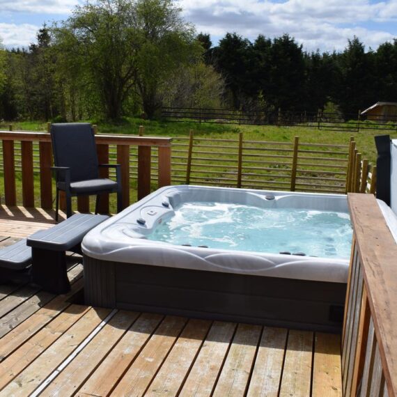 Mid Wales Lodges_Lime Lodge_Hot Tub_3
