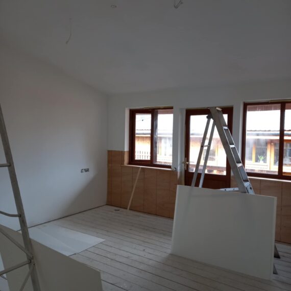 Painting bedrooms at Oak Lodge_after_2024