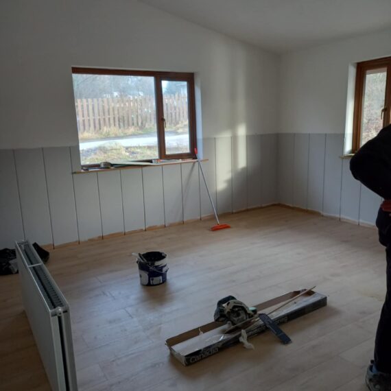 Oak Lodge_fitting laminate flooring_6