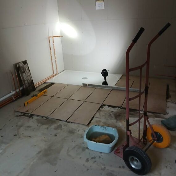 Bathroom tiling at Oak Lodge_Sept 2025_1
