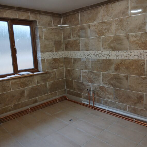 Grouting bathroom finished_Oak Lodge_2